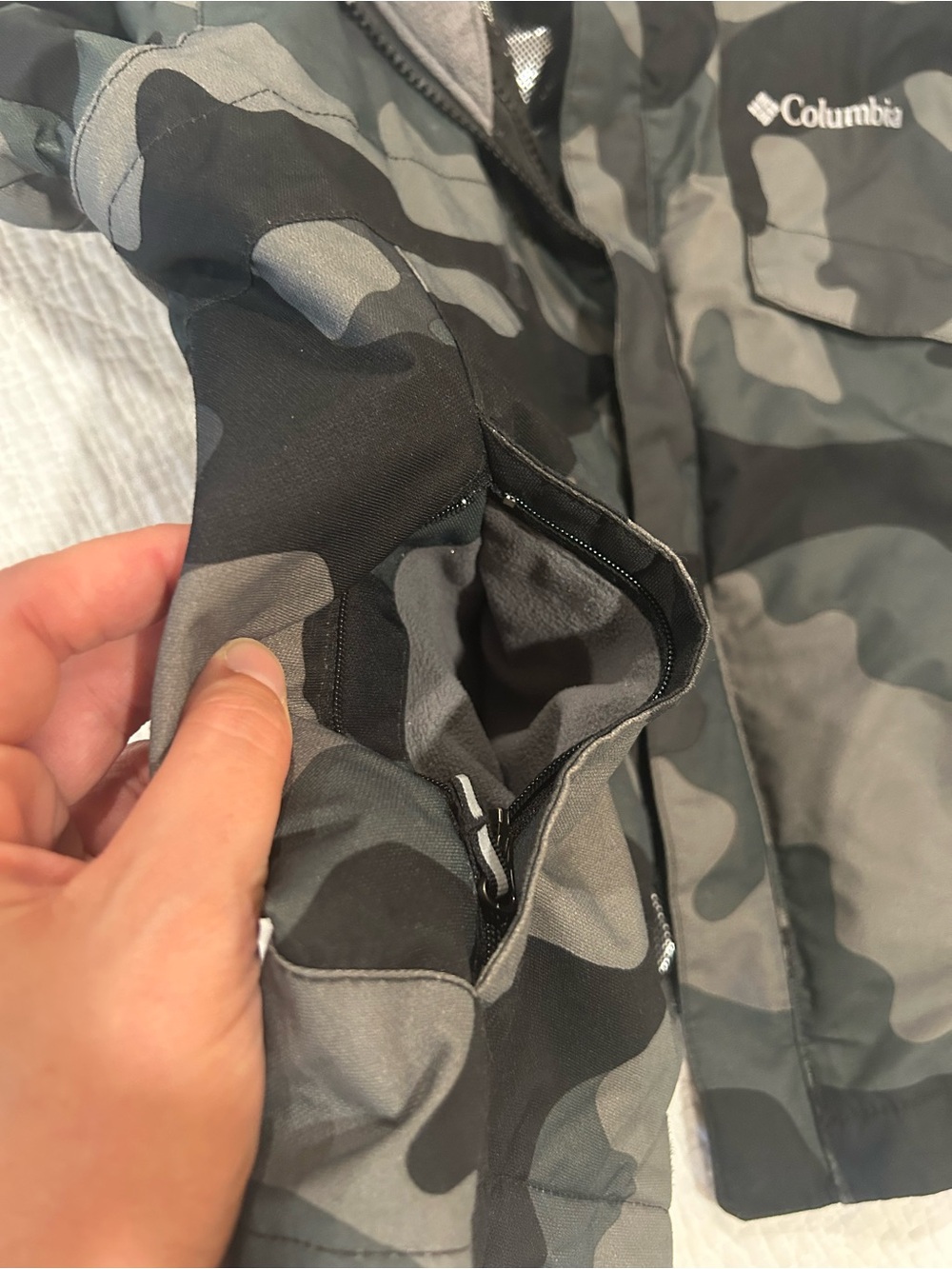 Columbia Boys' Camo Waterproof Jacket - Picture 3 of 5